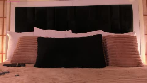 Greta Velvet  online show from April 23, 8:11 pm