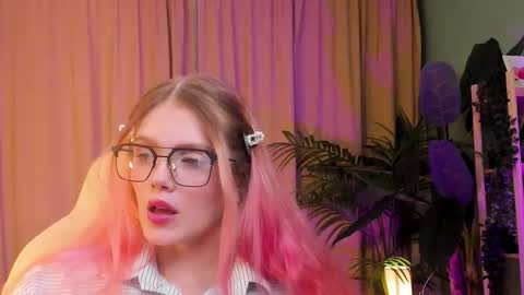 gretchen_mol online show from January 10, 7:43 am