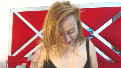 Snapshot of grettel_ramiirez chatting on March 1, 6:46 am Marcela online show from March 1, 6:46 am