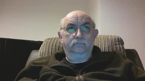 Snapshot of grey_dom chatting on January 19, 12:42 pm Master Sir online show from January 19, 12:42 pm