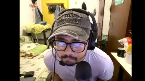 Snapshot of greybondage93 chatting on June 5, 5:18 pm Grey Hardy Slave online show from June 5, 5:18 pm