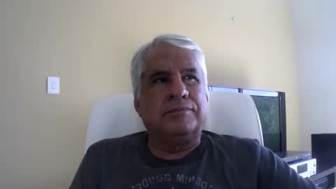 Snapshot of grisa01 chatting on May 24, 2:33 pm grisa01 online show from May 24, 2:33 pm