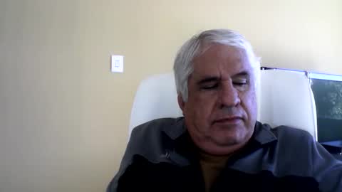 Snapshot of grisa01 chatting on June 8, 1:11 pm grisa01 online show from June 8, 1:11 pm