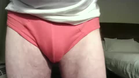 Snapshot of growerandrunner chatting on December 17, 3:17 am growerandrunner online show from December 17, 3:17 am