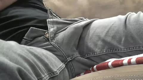 Snapshot of grrguy1 chatting on December 14, 6:35 am GrrGuy1 online show from December 14, 6:35 am