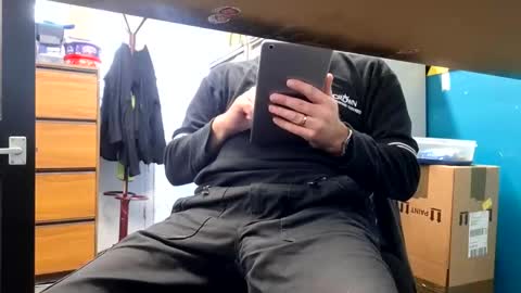 Snapshot of grumpy271 chatting on October 17, 2:52 pm grumpy271 online show from October 17, 2:52 pm