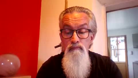 Snapshot of grybear60 chatting on December 7, 10:56 am Grybear online show from December 7, 10:56 am