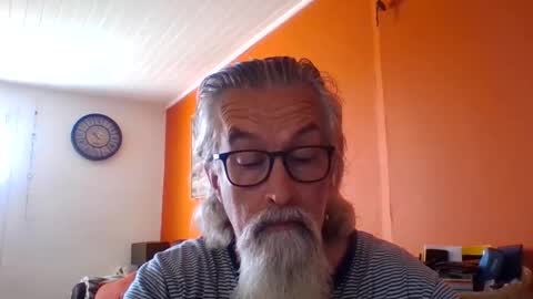 Snapshot of grybear60 chatting on September 28, 8:52 am Grybear online show from September 28, 8:52 am