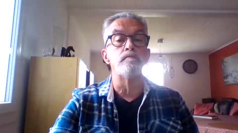 Snapshot of grybear60 chatting on May 10, 10:53 am Grybear online show from May 10, 10:53 am