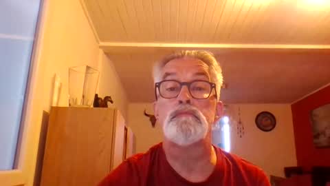 Snapshot of grybear60 chatting on May 31, 11:06 am Grybear online show from May 31, 11:06 am