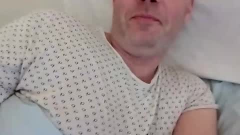 Snapshot of grzegorz34 chatting on February 9, 8:33 am Greg online show from February 9, 8:33 am