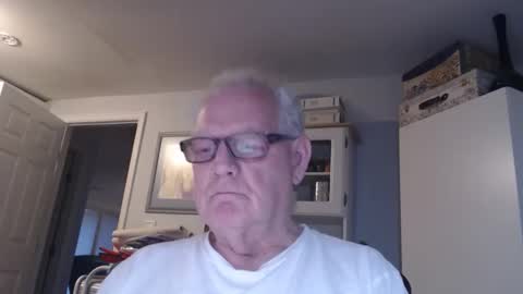 Snapshot of gspotlover1 chatting on May 23, 11:03 am Horny Daddy online show from May 23, 11:03 am