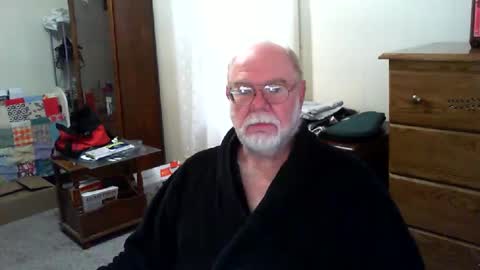 Snapshot of gtnolder60 chatting on November 12, 12:16 pm Gary online show from November 12, 12:16 pm