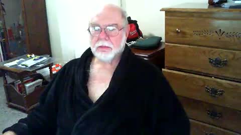 Snapshot of gtnolder60 chatting on November 21, 12:48 pm Gary online show from November 21, 12:48 pm