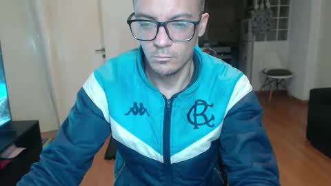 guachin_new online show from May 31, 11:28 pm