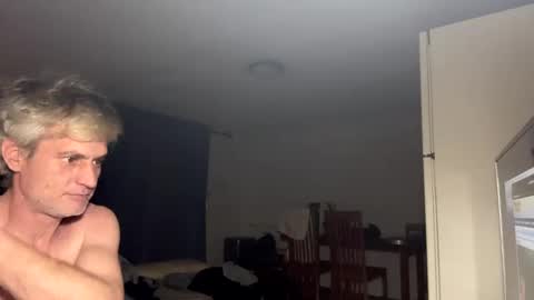 guardiannif_ online show from February 14, 4:58 am