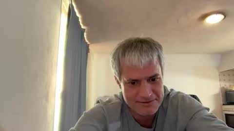 Snapshot of guardiannif_ chatting on January 8, 4:20 pm guardiannif_ online show from January 8, 4:20 pm