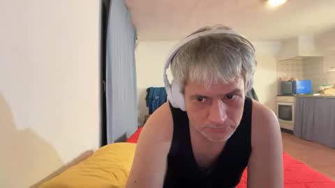 Snapshot of guardiannif_ chatting on January 17, 1:32 am guardiannif_ online show from January 17, 1:32 am