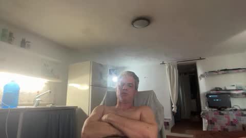 Snapshot of guardiannif_ chatting on February 1, 3:54 pm guardiannif_ online show from February 1, 3:54 pm