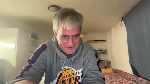 Snapshot of guardiannif_ chatting on February 3, 10:26 pm guardiannif_ online show from February 3, 10:26 pm