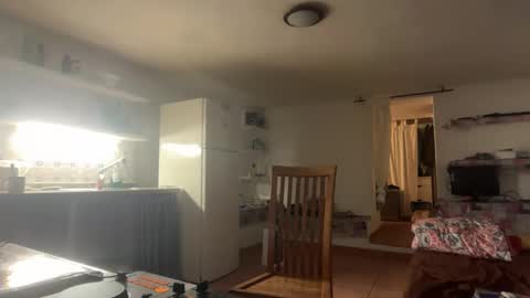 Snapshot of guardiannif_ chatting on February 5, 6:12 pm guardiannif_ online show from February 5, 6:12 pm