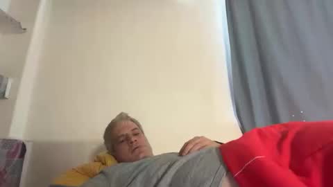 Snapshot of guardiannif_ chatting on February 10, 10:19 am guardiannif_ online show from February 10, 10:19 am