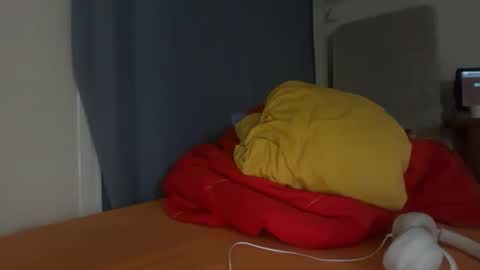 Snapshot of guardiannif_ chatting on February 12, 1:11 am guardiannif_ online show from February 12, 1:11 am