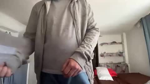 Snapshot of guardiannif_ chatting on February 23, 9:06 am guardiannif_ online show from February 23, 9:06 am