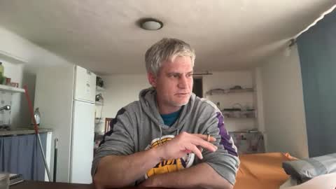 Snapshot of guardiannif_ chatting on February 27, 5:13 pm guardiannif_ online show from February 27, 5:13 pm