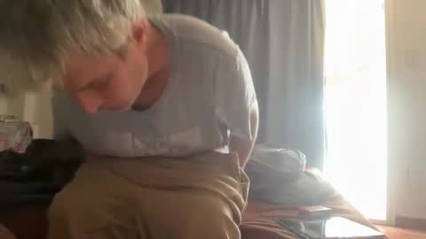 Snapshot of guardiannif_ chatting on March 6, 11:28 am guardiannif_ online show from March 6, 11:28 am