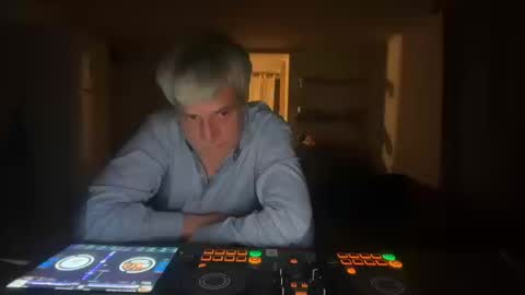 Snapshot of guardiannif_ chatting on March 11, 7:31 pm guardiannif_ online show from March 11, 7:31 pm