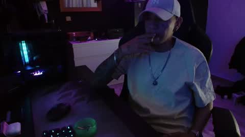 Snapshot of guayaco_ chatting on November 1, 1:40 am Guayaco online show from November 1, 1:40 am