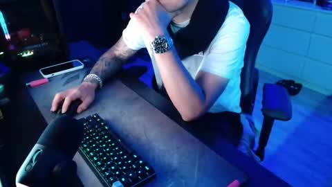 Guayaco  online show from February 7, 6:00 pm