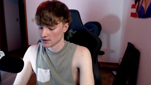 Snapshot of gucciboi4 chatting on January 19, 4:22 am gucciboi4 online show from January 19, 4:22 am