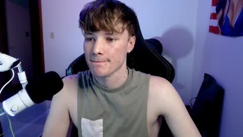 Snapshot of gucciboi4 chatting on March 2, 4:28 am gucciboi4 online show from March 2, 4:28 am