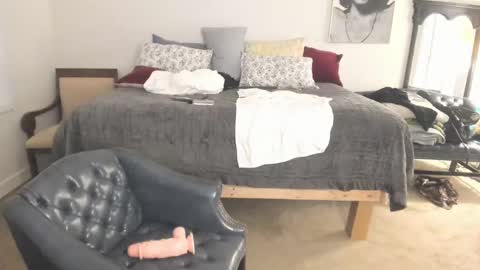 Snapshot of guccifendidior chatting on September 18, 3:41 am guccifendidior online show from September 18, 3:41 am