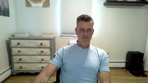 gudguy2025 online show from May 9, 2:33 pm
