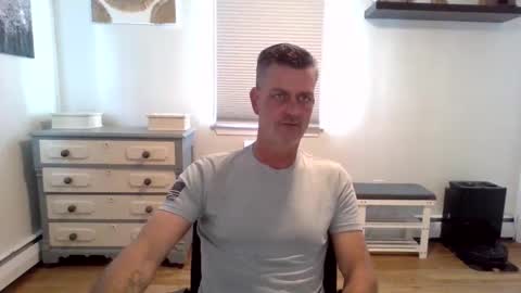 gudguy2025 online show from May 10, 2:44 pm