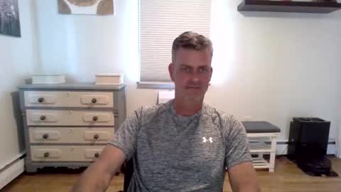 gudguy2025 online show from May 20, 5:19 pm