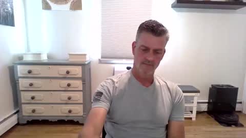 gudguy2025 online show from May 28, 1:52 pm