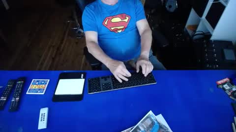 Snapshot of guesswhatigot2 chatting on December 4, 7:39 am guesswhatigot2 online show from December 4, 7:39 am