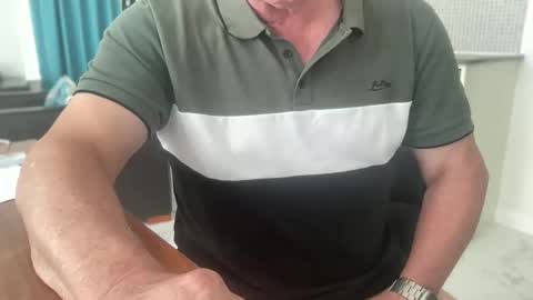 Snapshot of guesswhatigot2 chatting on January 4, 4:12 am guesswhatigot2 online show from January 4, 4:12 am