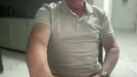 Snapshot of guesswhatigot2 chatting on January 4, 12:05 pm guesswhatigot2 online show from January 4, 12:05 pm