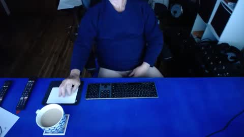 Snapshot of guesswhatigot2 chatting on January 18, 11:21 am guesswhatigot2 online show from January 18, 11:21 am