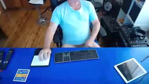 Snapshot of guesswhatigot2 chatting on January 23, 4:52 am guesswhatigot2 online show from January 23, 4:52 am