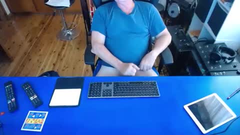 Snapshot of guesswhatigot2 chatting on January 29, 6:12 am guesswhatigot2 online show from January 29, 6:12 am