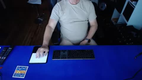 Snapshot of guesswhatigot2 chatting on January 30, 10:29 am guesswhatigot2 online show from January 30, 10:29 am