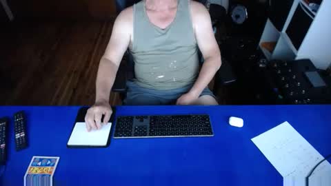 Snapshot of guesswhatigot2 chatting on February 6, 9:22 am guesswhatigot2 online show from February 6, 9:22 am