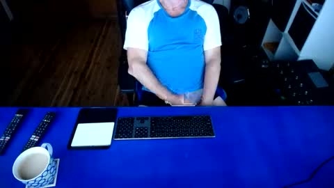 Snapshot of guesswhatigot2 chatting on February 13, 11:17 am guesswhatigot2 online show from February 13, 11:17 am