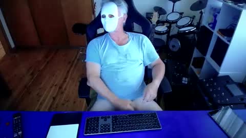 Snapshot of guesswhatigot2 chatting on February 23, 1:13 am guesswhatigot2 online show from February 23, 1:13 am